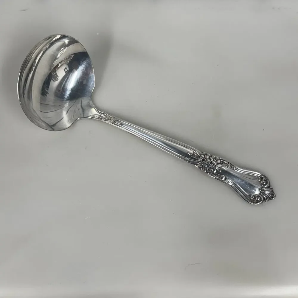 Wm. A. Rogers Oneida Valley Rose Ladle Silverplate Severing Dining